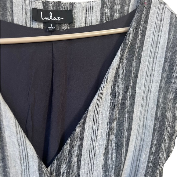 Lulu’s Island Retreat grey striped wrap dress - Picture 4 of 7